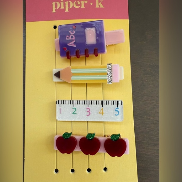 NWT • the Viral Piper Kids 4 Piece Hair Clip Set - Picture 2 of 3